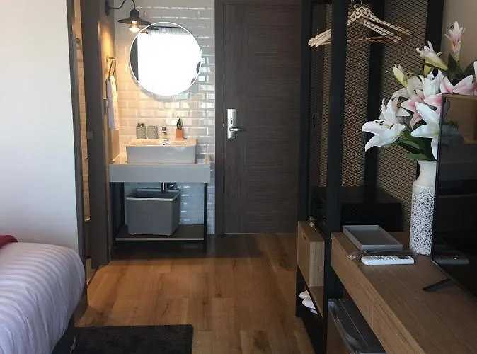 Tree​ For​ Rest​ Poshtel Hostal